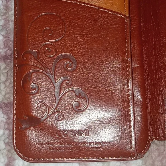 Cornmi womens leather wristlet - Picture 7 of 16